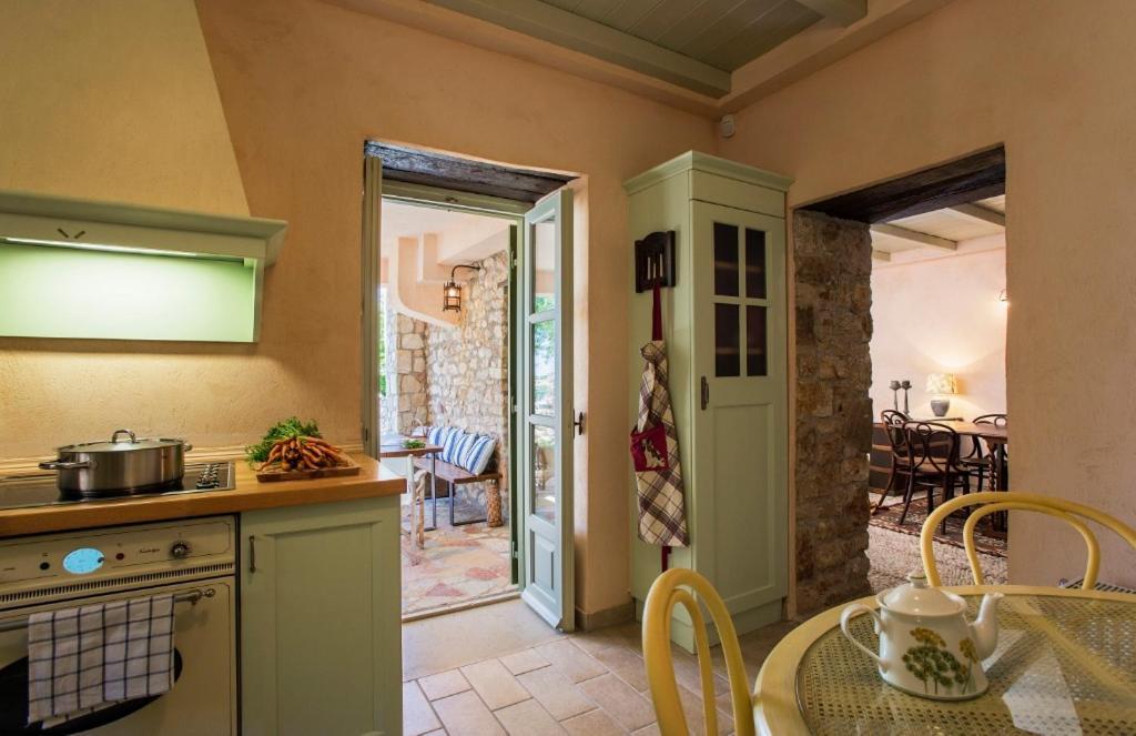 Kyparissia Old Town Lodge With Amazing Sea View Exterior photo
