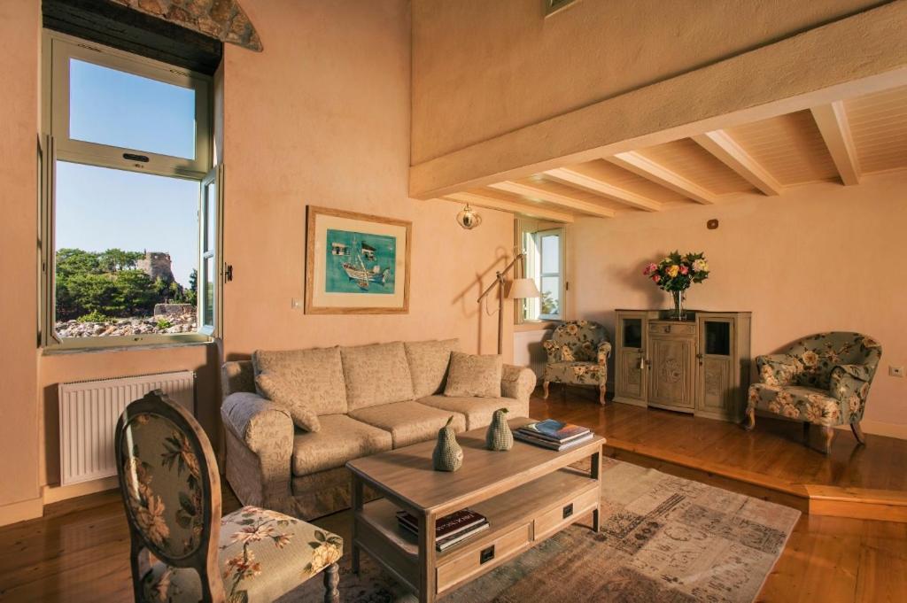 Kyparissia Old Town Lodge With Amazing Sea View Exterior photo
